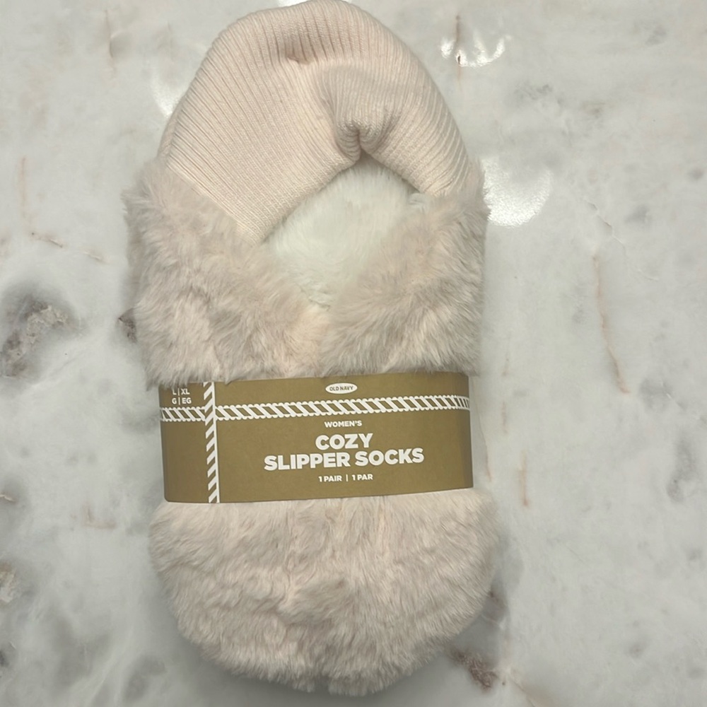 Women’s fuzzy slipper socks